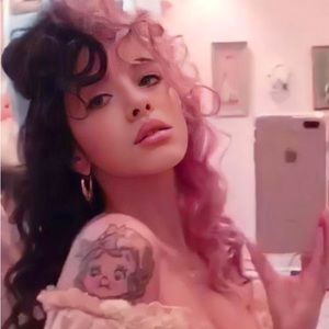 Meet your Posher, Isabelle